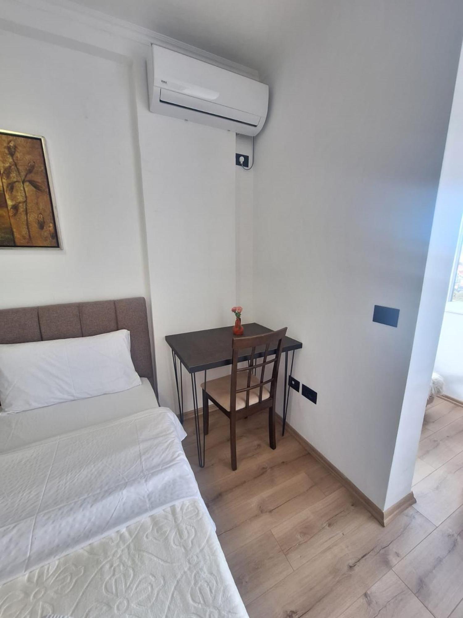 Albania Apartment Near Tirana City Center Double Or Twin Bed Extérieur photo