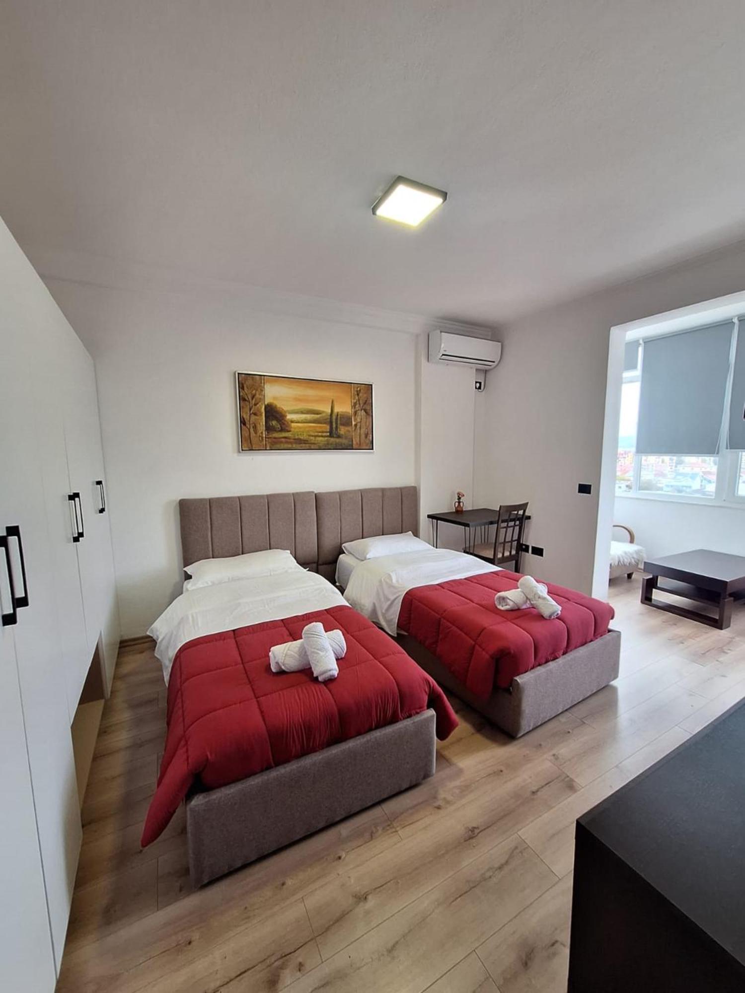 Albania Apartment Near Tirana City Center Double Or Twin Bed Extérieur photo