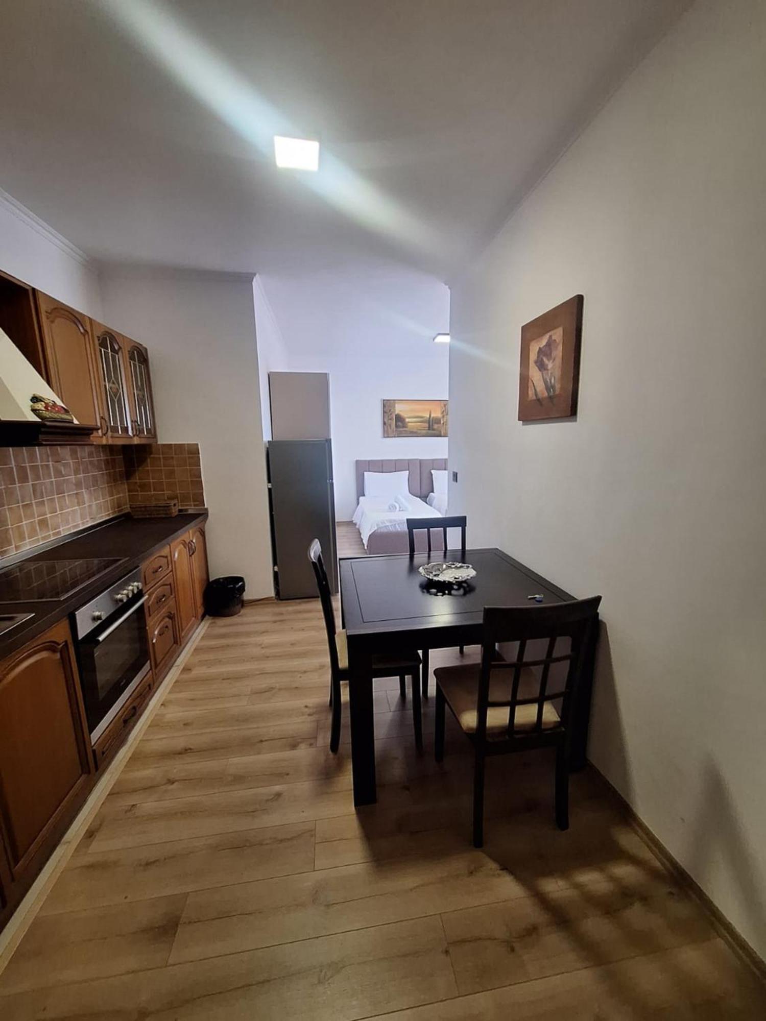 Albania Apartment Near Tirana City Center Double Or Twin Bed Extérieur photo