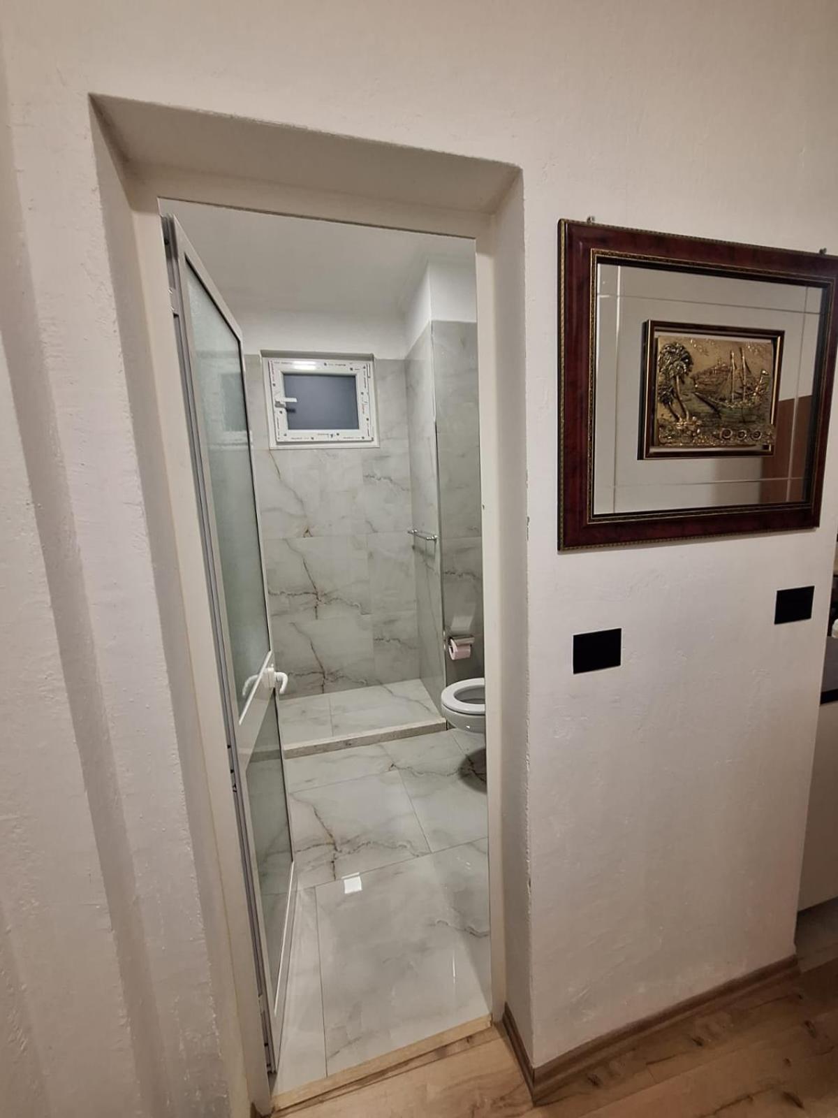 Albania Apartment Near Tirana City Center Double Or Twin Bed Extérieur photo